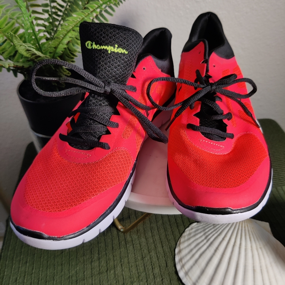 Champion sport sneaker
